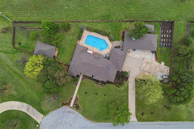 21 NW Pleasant View Ridge, Lawton, OK 73505