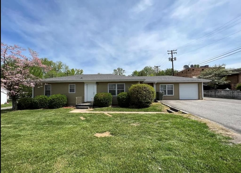 1604 E 9th, Hopkinsville, KY 42240