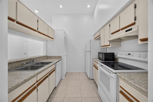 102 EDGEWATER CIRCLE, Sanford, FL 32773