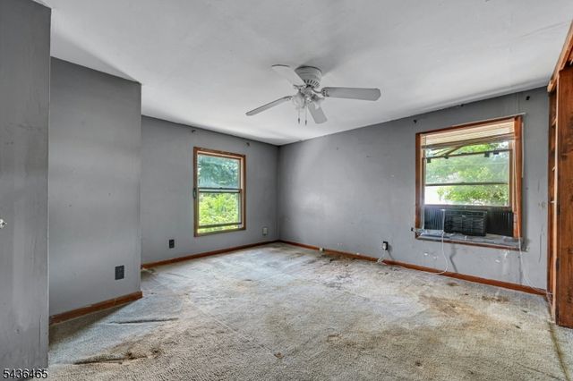 21 Butler Pl, Wanaque Boro, NJ 07420
