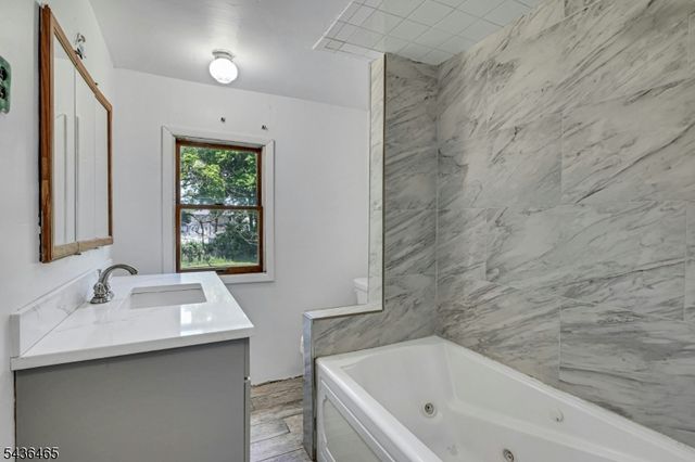 21 Butler Pl, Wanaque Boro, NJ 07420
