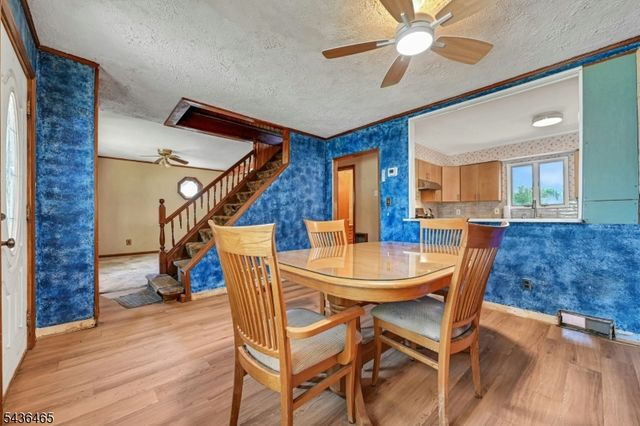 21 Butler Pl, Wanaque Boro, NJ 07420