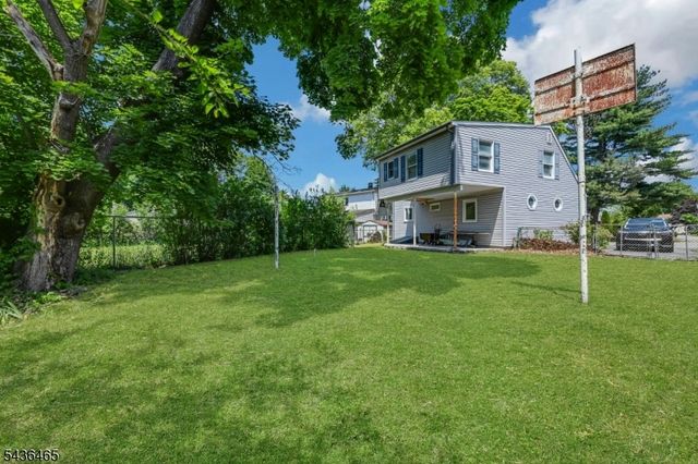 21 Butler Pl, Wanaque Boro, NJ 07420