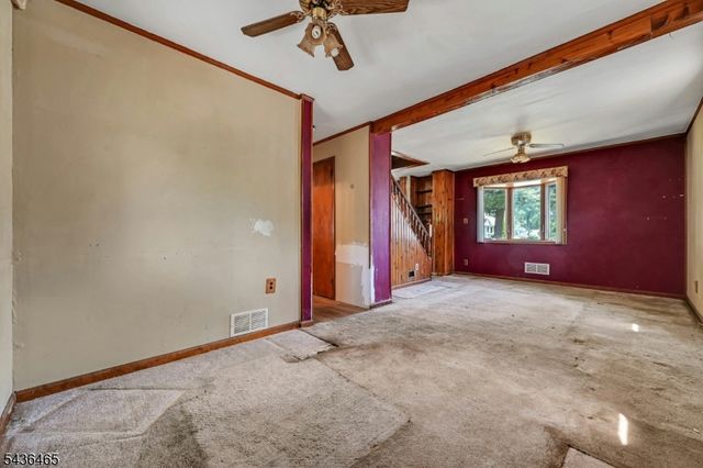 21 Butler Pl, Wanaque Boro, NJ 07420