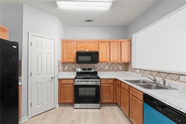 1947 Lakeshore Overlook Circle NW, Kennesaw, GA 30152