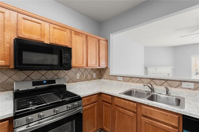 1947 Lakeshore Overlook Circle NW, Kennesaw, GA 30152