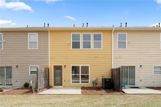 1947 Lakeshore Overlook Circle NW, Kennesaw, GA 30152