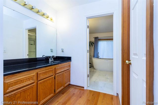 6241 Smithfield Drive, Troy, MI 48085