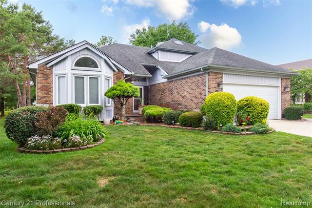 6241 Smithfield Drive, Troy, MI 48085
