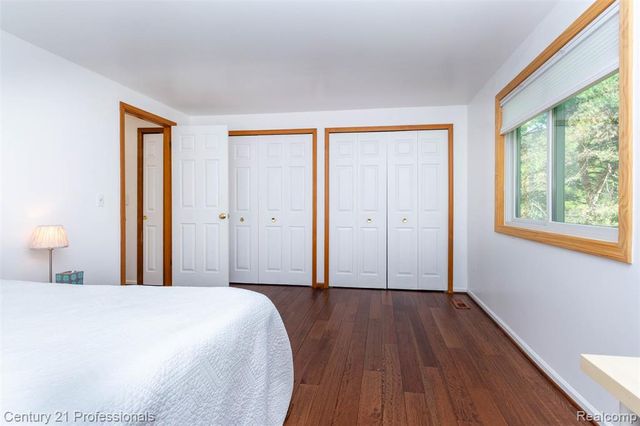 6241 Smithfield Drive, Troy, MI 48085