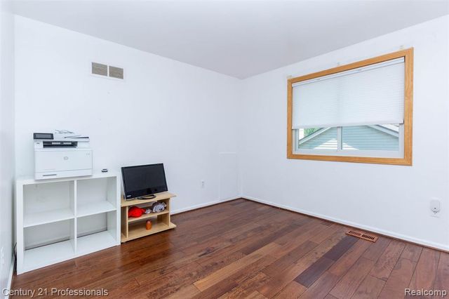 6241 Smithfield Drive, Troy, MI 48085