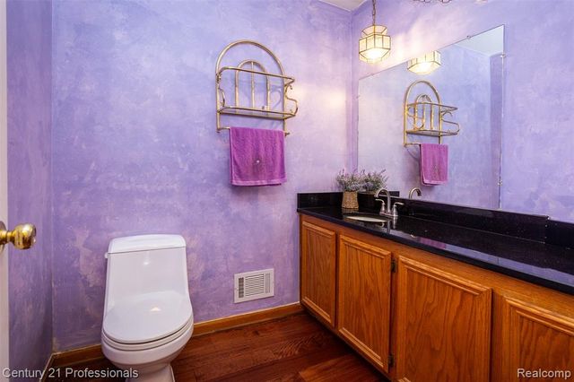 6241 Smithfield Drive, Troy, MI 48085