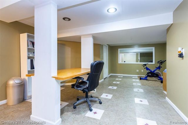 6241 Smithfield Drive, Troy, MI 48085