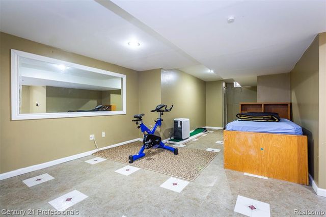 6241 Smithfield Drive, Troy, MI 48085