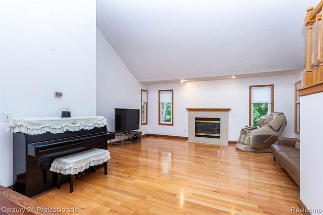 6241 Smithfield Drive, Troy, MI 48085