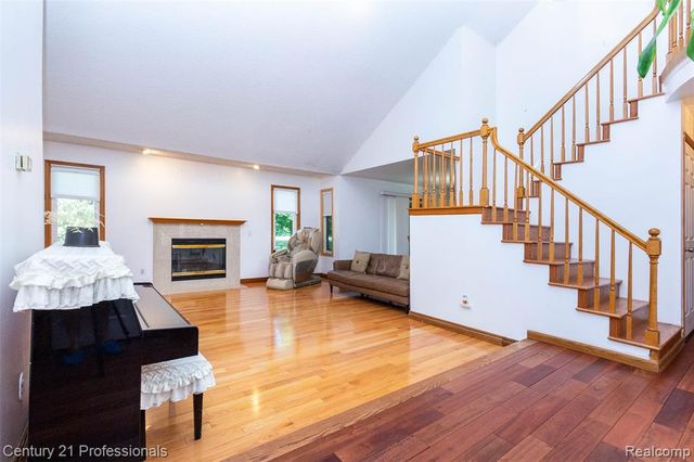 6241 Smithfield Drive, Troy, MI 48085