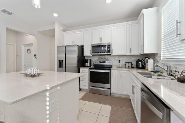 1880 SPRING SHOWER CIRCLE, Kissimmee, FL 34744