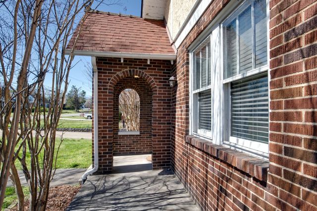 1031 Maynor Ave, Nashville, TN 37216