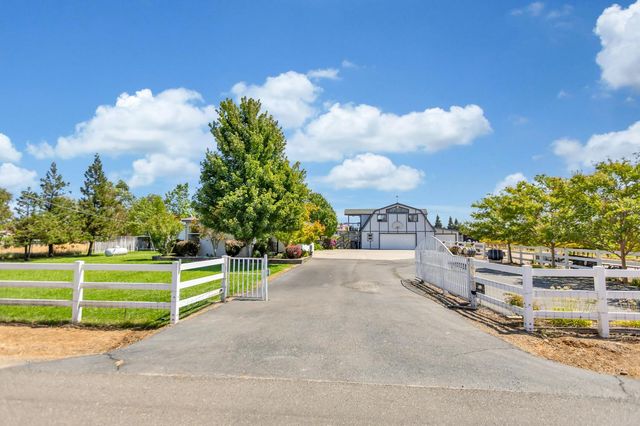 8295 Carmencita Ave, Sacramento, CA 95829