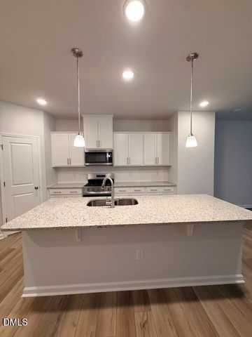201 Broomside Avenue, Raleigh, NC 27603