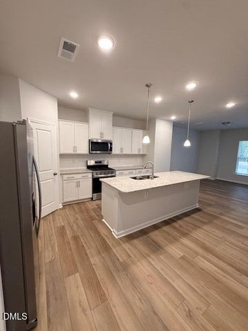 201 Broomside Avenue, Raleigh, NC 27603