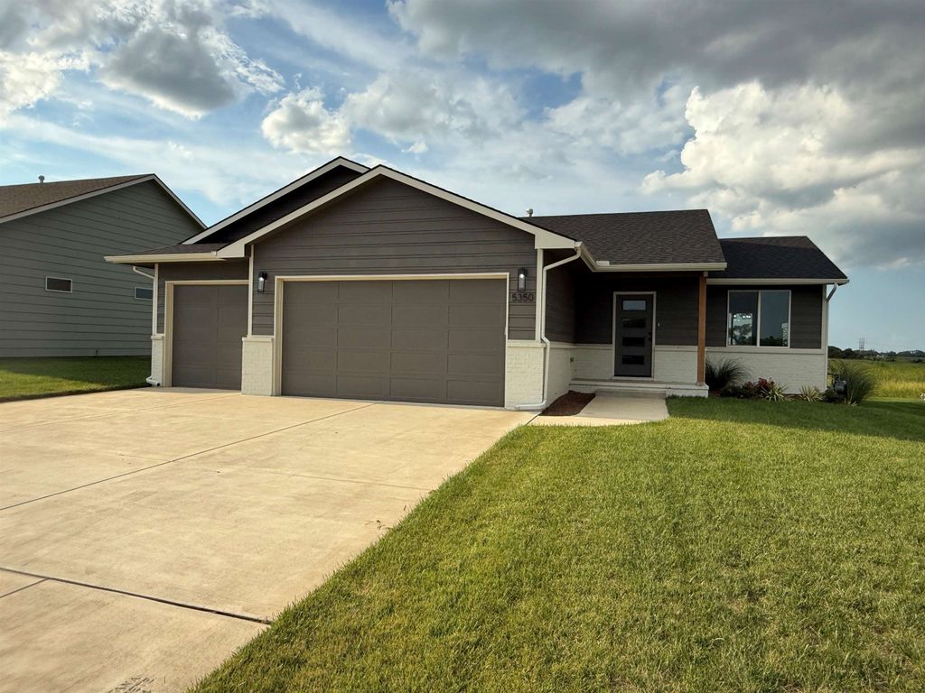 5350 W 42nd St South, Wichita, KS 67215