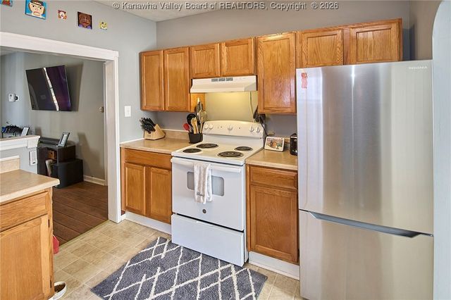 92 Coon Avenue, Dunbar, WV 25064