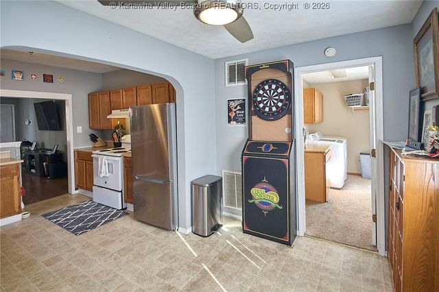 92 Coon Avenue, Dunbar, WV 25064