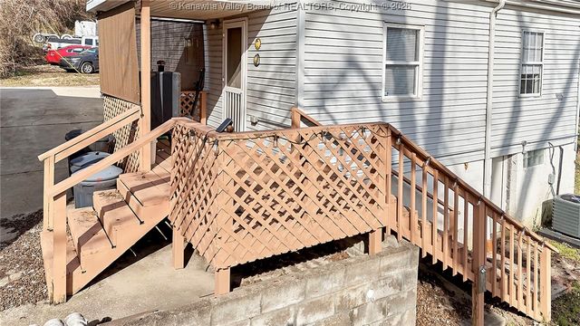 92 Coon Avenue, Dunbar, WV 25064