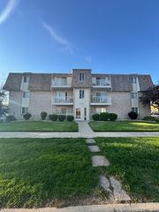 2614 E Goodrich Avenue 3A, Burnham, IL 60633
