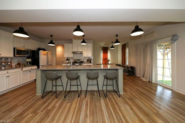 221 Terrywood DR, Suffolk, VA 23434