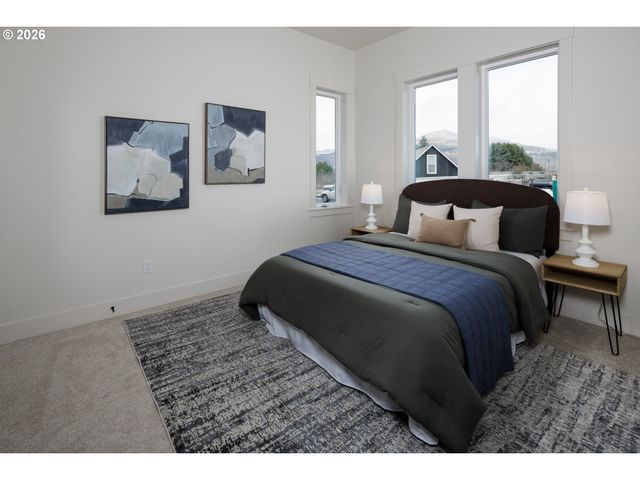 1106 ROCK CREEK Rd, Hood River, OR 97031