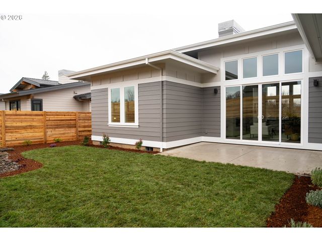 1106 ROCK CREEK Rd, Hood River, OR 97031