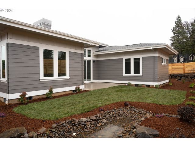 1106 ROCK CREEK Rd, Hood River, OR 97031