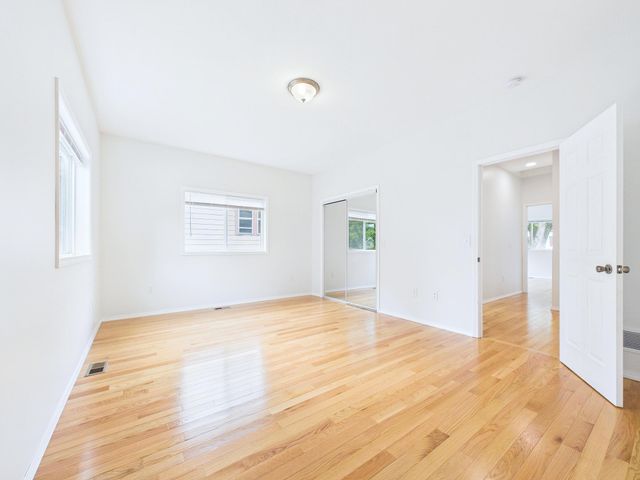 983 Cook Avenue E, Saint Paul, MN 55106