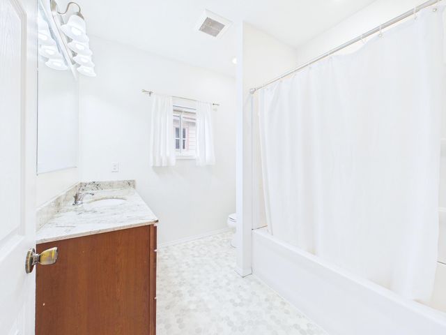 983 Cook Avenue E, Saint Paul, MN 55106