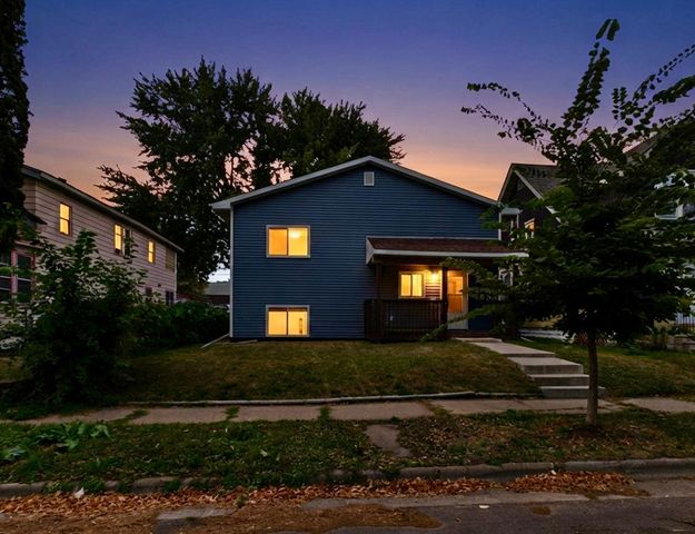 983 Cook Avenue E, Saint Paul, MN 55106