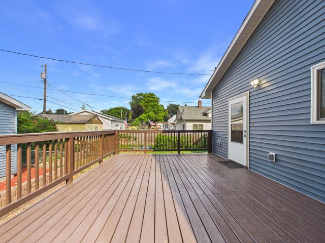 983 Cook Avenue E, Saint Paul, MN 55106