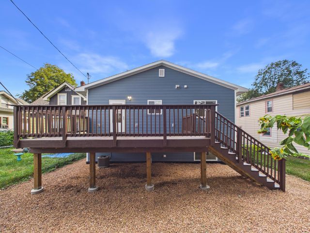983 Cook Avenue E, Saint Paul, MN 55106