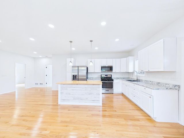 983 Cook Avenue E, Saint Paul, MN 55106
