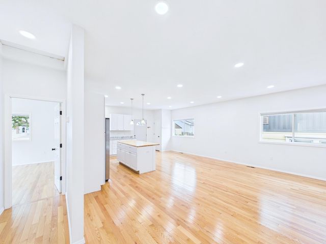 983 Cook Avenue E, Saint Paul, MN 55106
