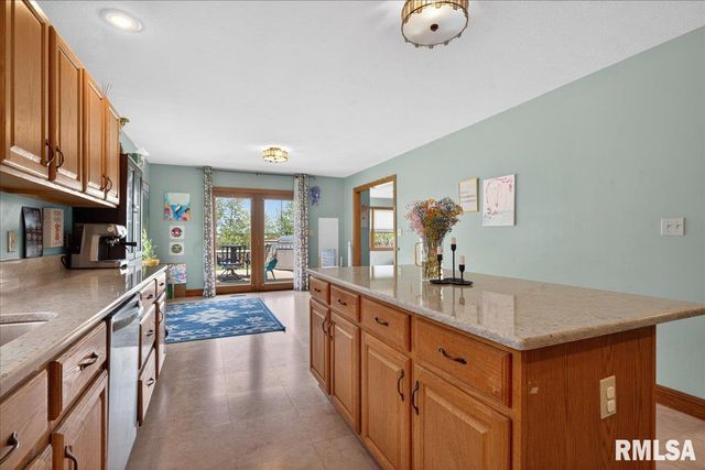 1009 MONARCH Drive, Chatham, IL 62629