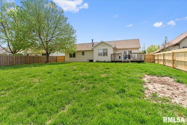 1009 MONARCH Drive, Chatham, IL 62629
