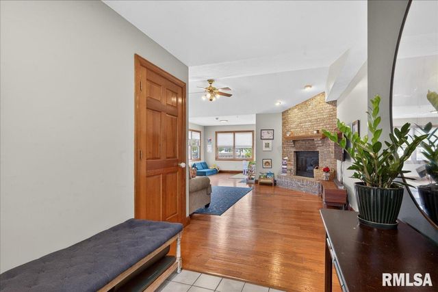 1009 MONARCH Drive, Chatham, IL 62629