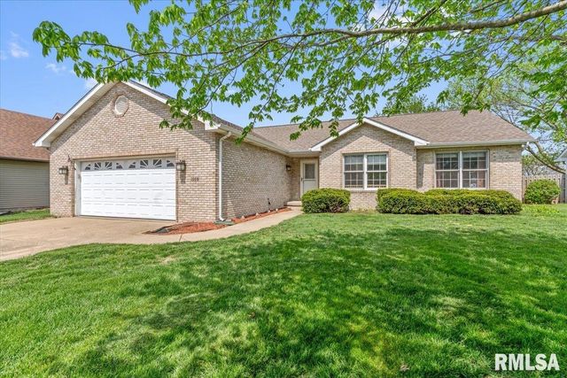 1009 MONARCH Drive, Chatham, IL 62629