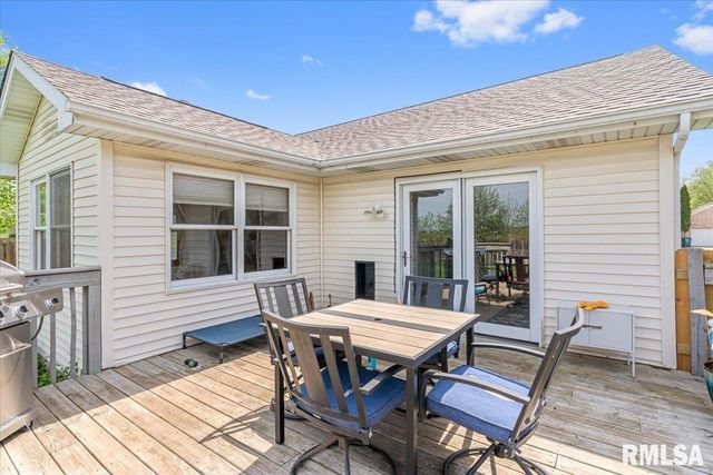 1009 MONARCH Drive, Chatham, IL 62629
