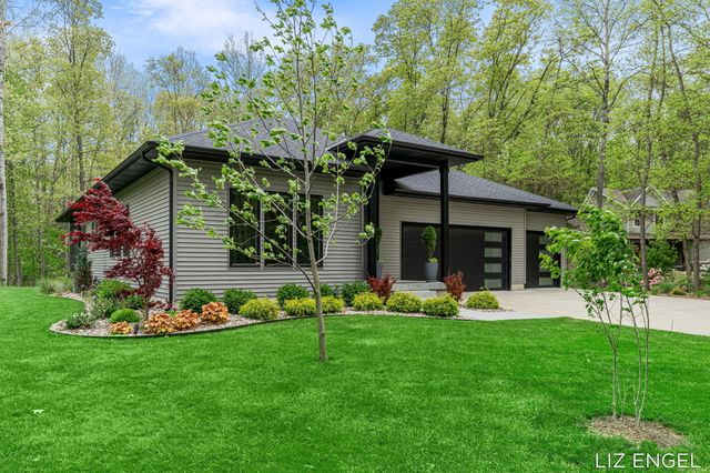 3190 Light House Way, Saugatuck Twp, MI 49453