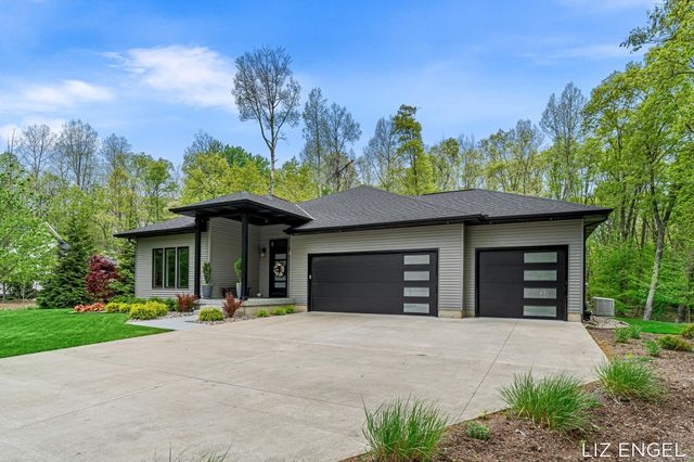 3190 Light House Way, Saugatuck Twp, MI 49453