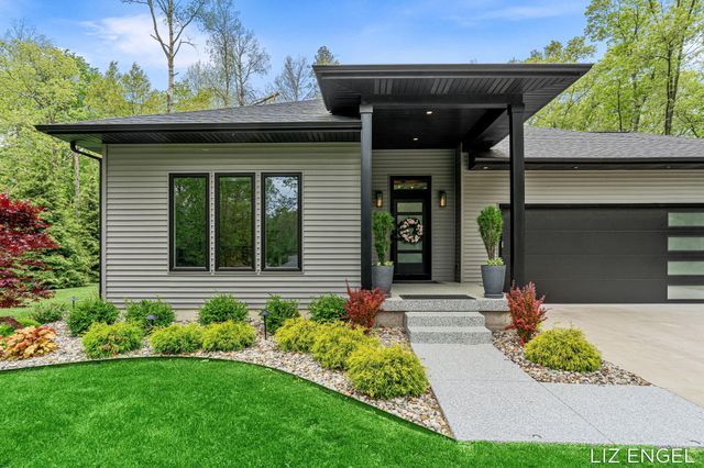 3190 Light House Way, Saugatuck Twp, MI 49453