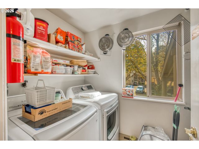 10047 Sw TRAPPER Ter, Beaverton, OR 97008